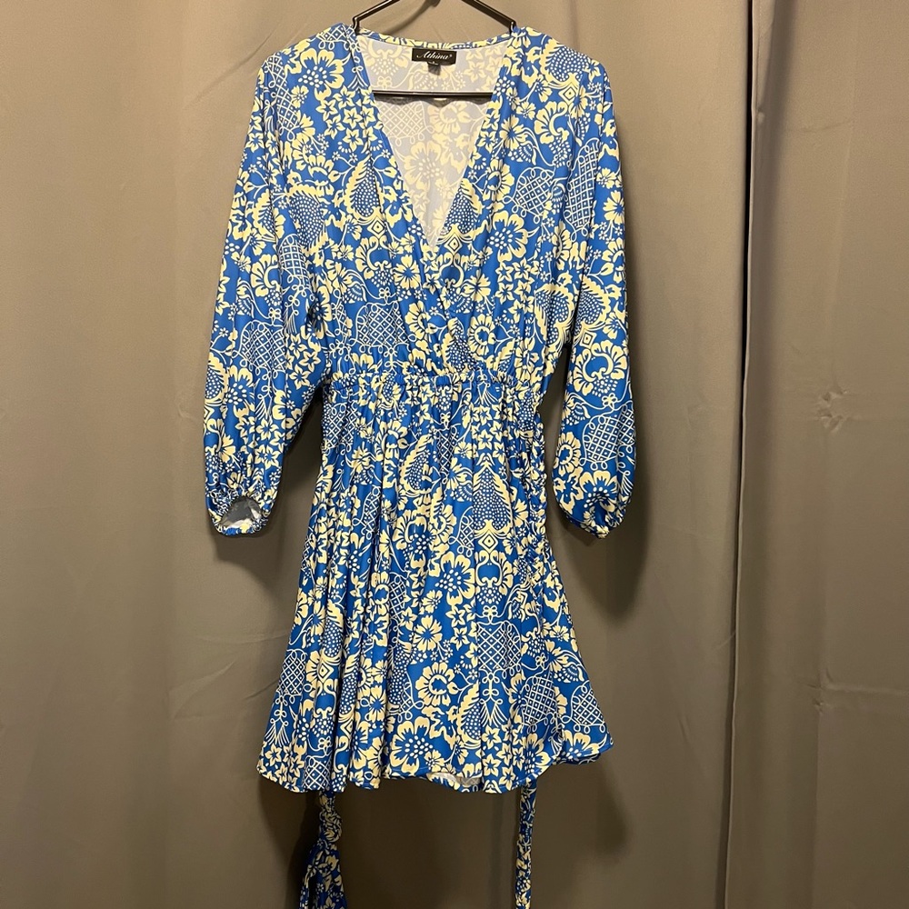 Size S boutique dress